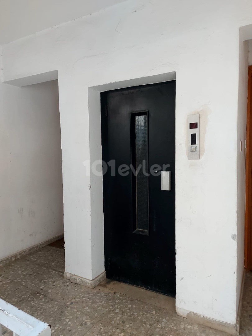 LEFKOŞA/KÖŞKLUÇİFTLİK BÖLGESİNDE MERKEZİ KONUMDA  3+1 SATILIK DAİRE