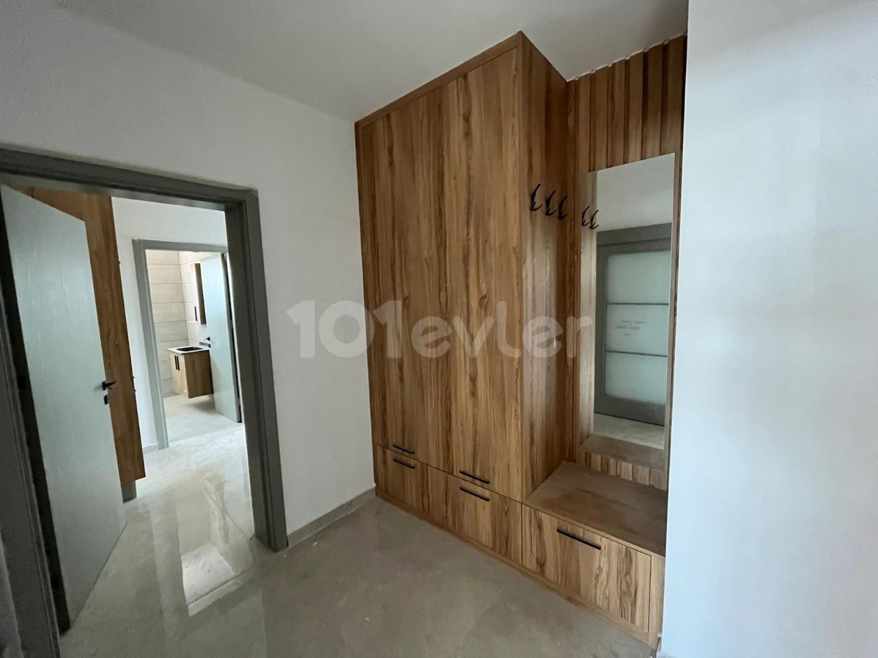 LEFKOŞA/KÜÇÜKKAYMAKLI BÖLGESİNDE 235m2 3+1 LÜKS PENTHOUSE