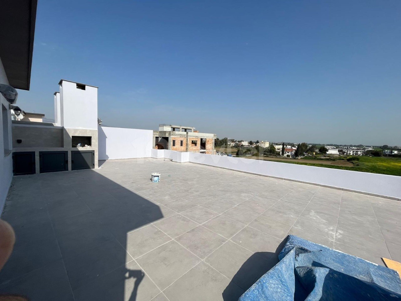 LEFKOŞA/KÜÇÜKKAYMAKLI BÖLGESİNDE 235m2 3+1 LÜKS PENTHOUSE