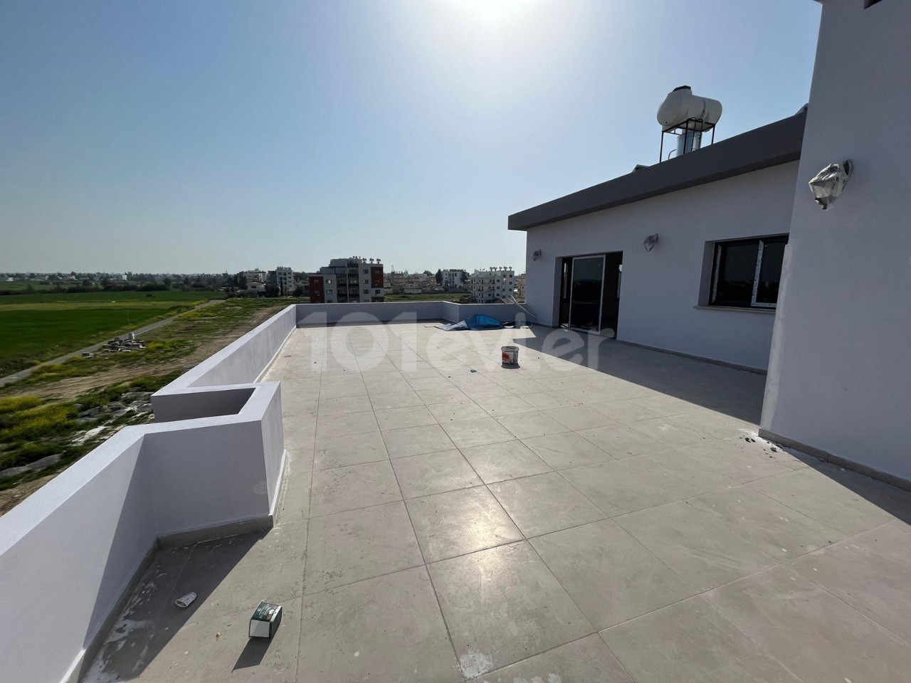 LEFKOŞA/KÜÇÜKKAYMAKLI BÖLGESİNDE 235m2 3+1 LÜKS PENTHOUSE