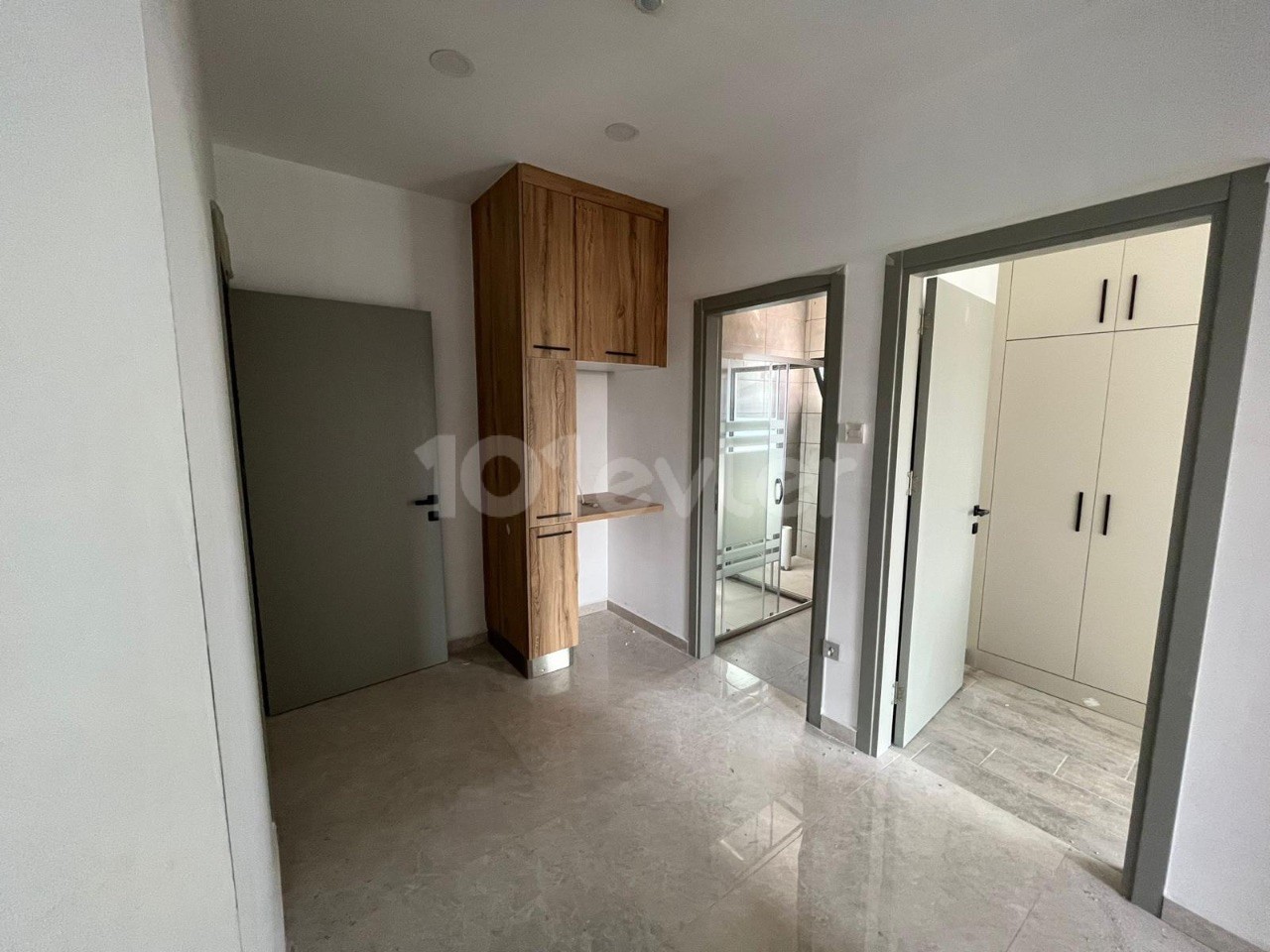 LEFKOŞA/KÜÇÜKKAYMAKLI BÖLGESİNDE 235m2 3+1 LÜKS PENTHOUSE