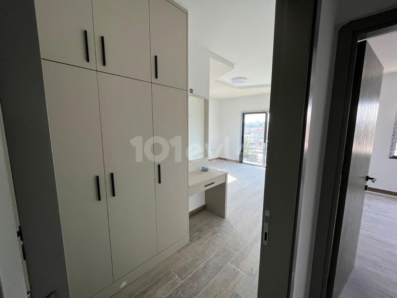 LEFKOŞA/KÜÇÜKKAYMAKLI BÖLGESİNDE 235m2 3+1 LÜKS PENTHOUSE