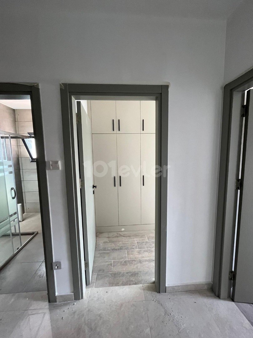 LEFKOŞA/KÜÇÜKKAYMAKLI BÖLGESİNDE 235m2 3+1 LÜKS PENTHOUSE