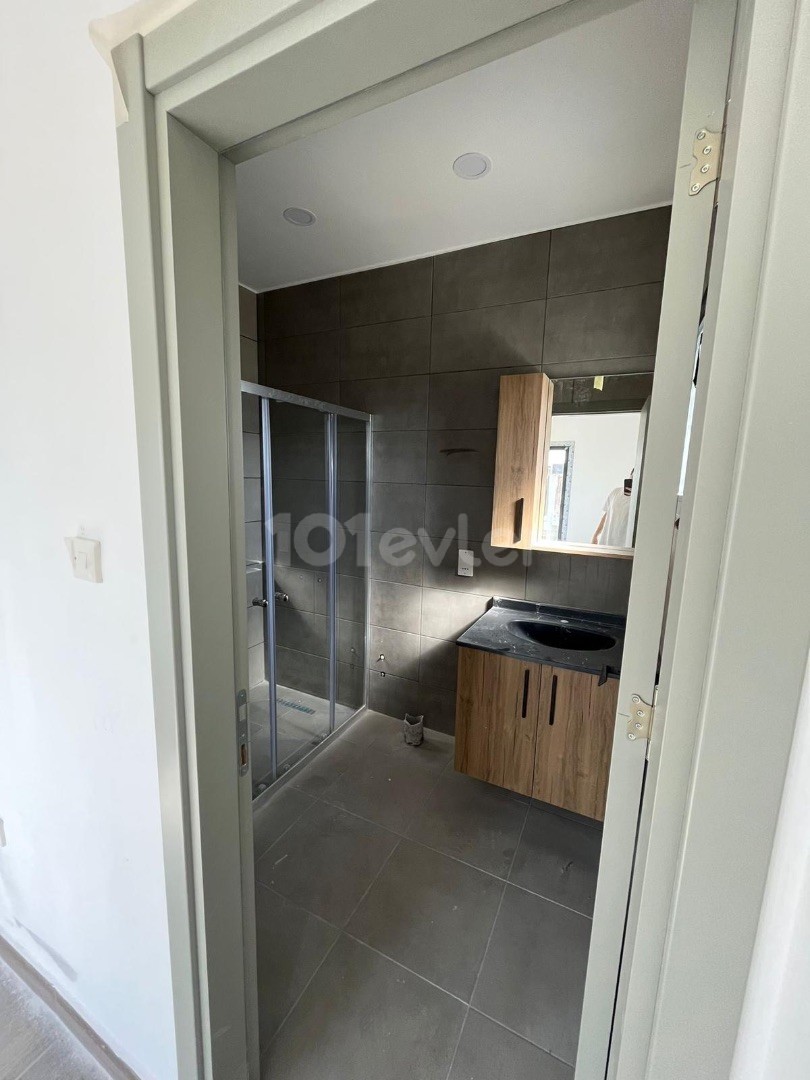 LEFKOŞA/KÜÇÜKKAYMAKLI BÖLGESİNDE 235m2 3+1 LÜKS PENTHOUSE