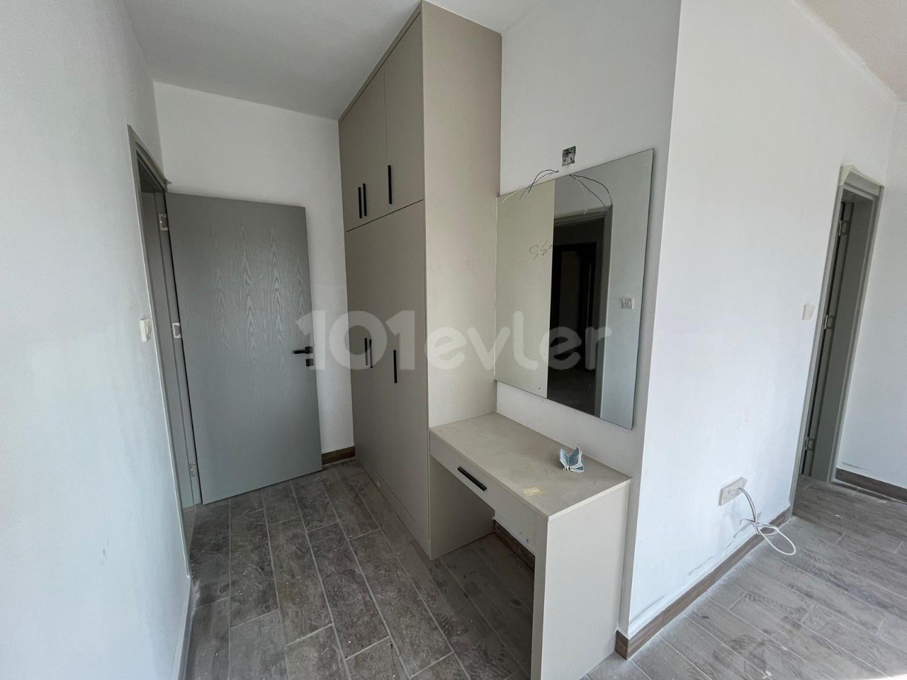 LEFKOŞA/KÜÇÜKKAYMAKLI BÖLGESİNDE 235m2 3+1 LÜKS PENTHOUSE