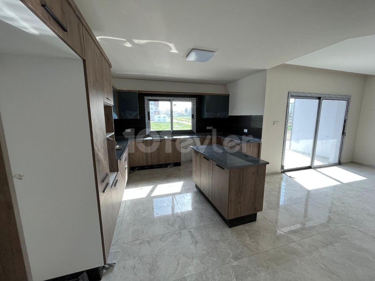 3+1 DELUXE APARTMENT IN LEFKOŞA/KÜÇÜKKAYMAKLI AREA