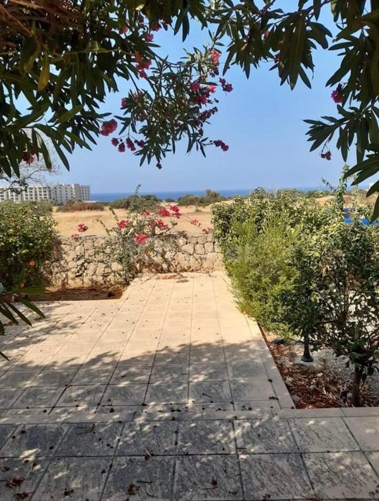 VILLA FOR SALE CLOSE TO GİRNE ELEXUS HOTEL WITH SEA VIEW POOL IN A QUIET AND PEACEFUL LOCATION 