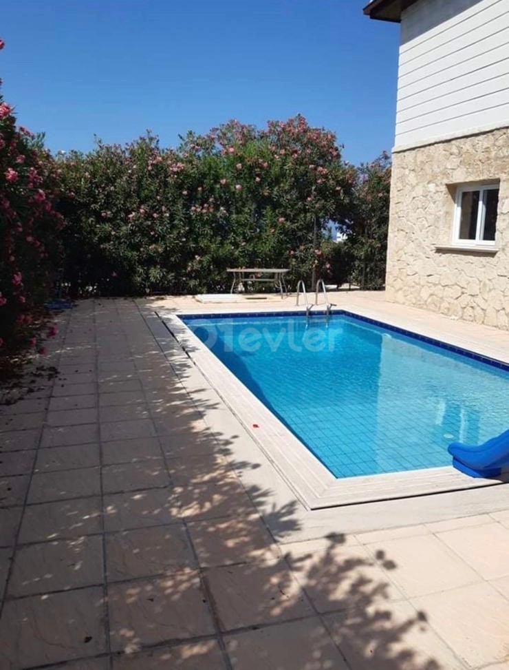 VILLA FOR SALE CLOSE TO GİRNE ELEXUS HOTEL WITH SEA VIEW POOL IN A QUIET AND PEACEFUL LOCATION 