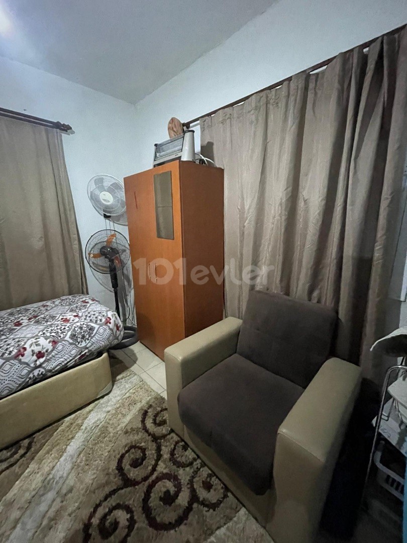 LEFKOŞA/ DEREBOYU CADDESİNDE 3+1 ELŞYALI GÜNLÜK  KİRALIK DAİRE