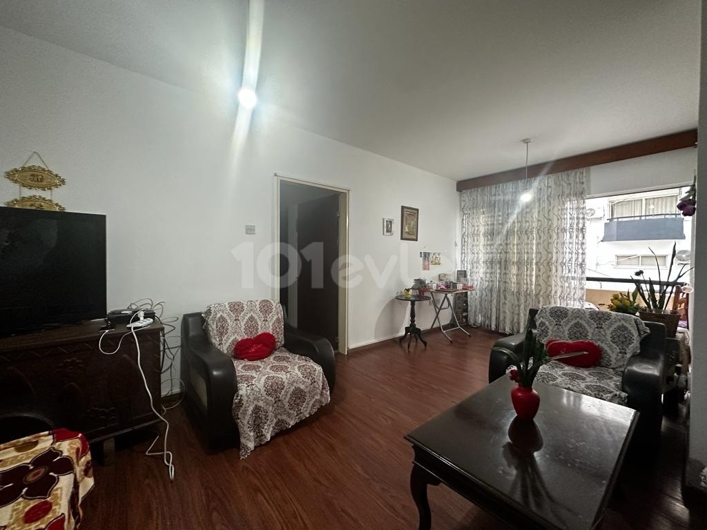 3+1 flat for sale with ground floor commercial permit in LEFKOŞA/ORTAKÖY