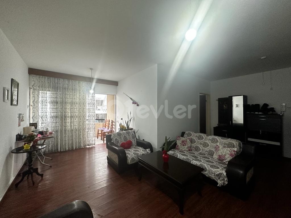 3+1 flat for sale with ground floor commercial permit in LEFKOŞA/ORTAKÖY