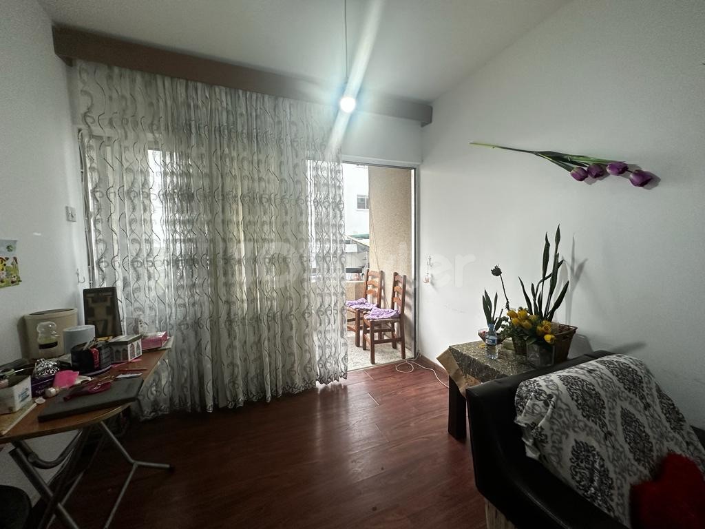 3+1 Wohnung zu verkaufen mit Gewerbeerlaubnis im Erdgeschoss in LEFKOŞA/ORTAKÖY