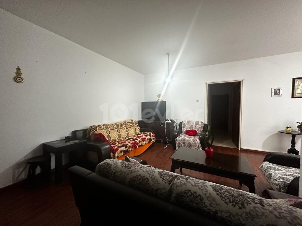 3+1 Wohnung zu verkaufen mit Gewerbeerlaubnis im Erdgeschoss in LEFKOŞA/ORTAKÖY