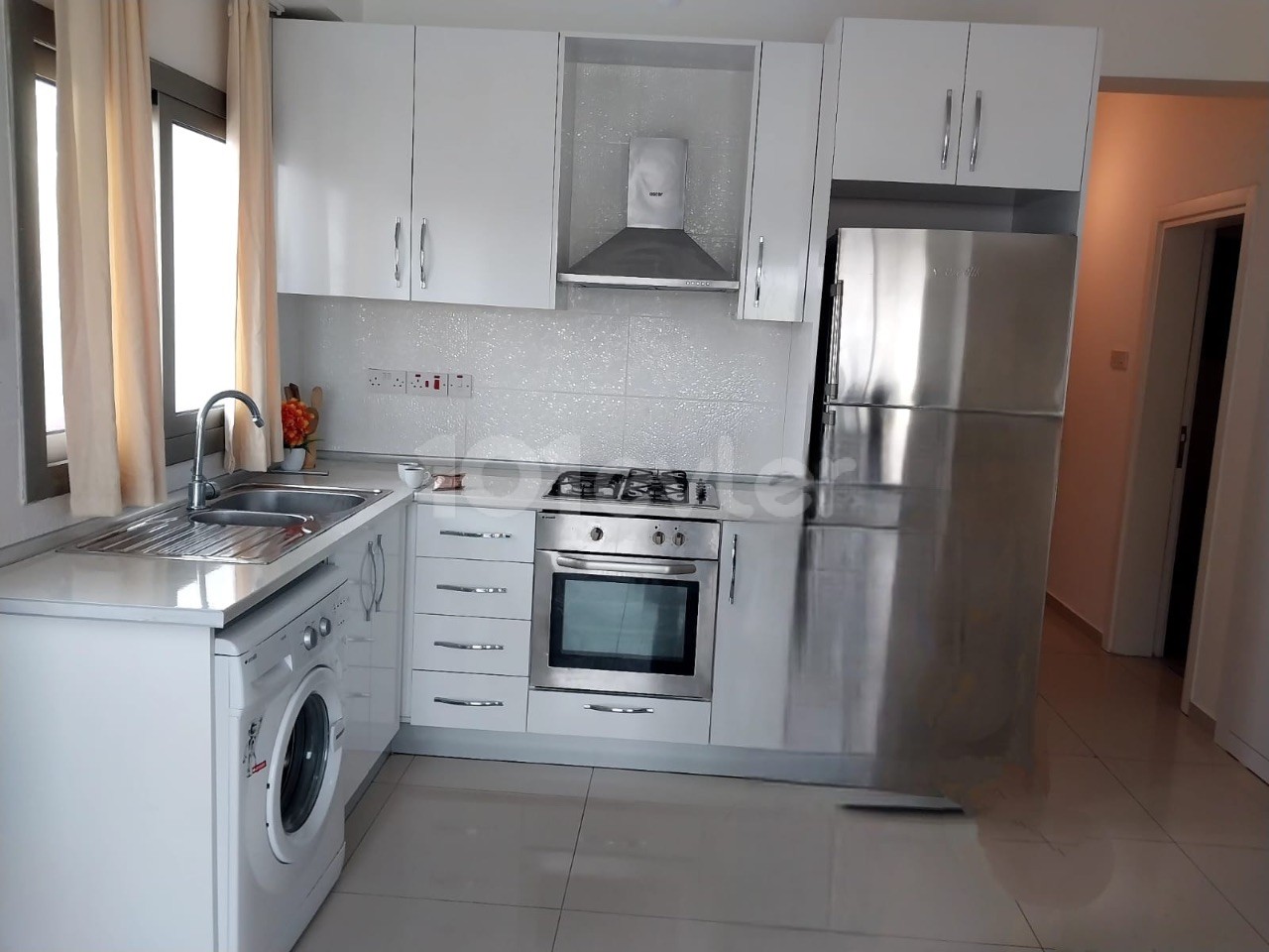 COMMERCIALIZED ENSUITE 3+1 APARTMENT ON THE MAIN STREET IN LEFKOŞA/KAYMAKLI AREA