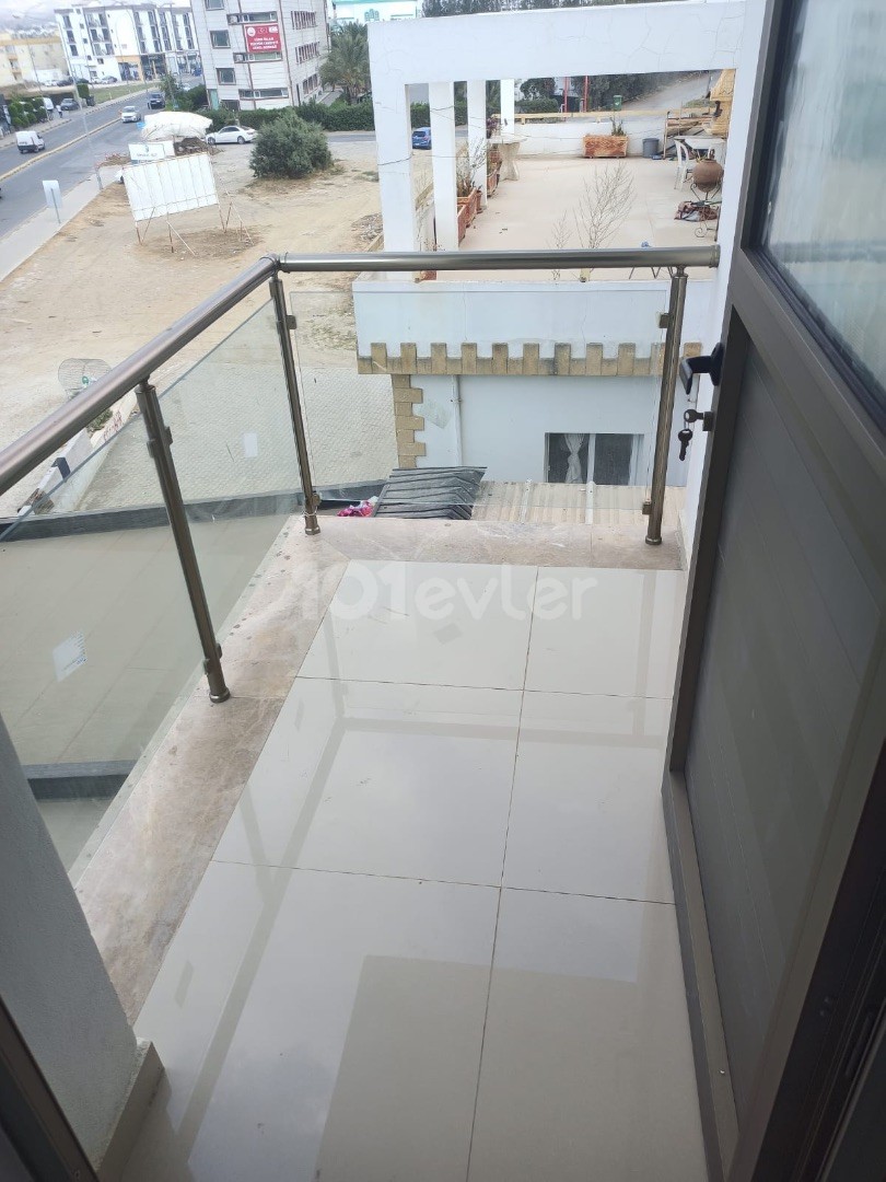 COMMERCIALIZED ENSUITE 3+1 APARTMENT ON THE MAIN STREET IN LEFKOŞA/KAYMAKLI AREA