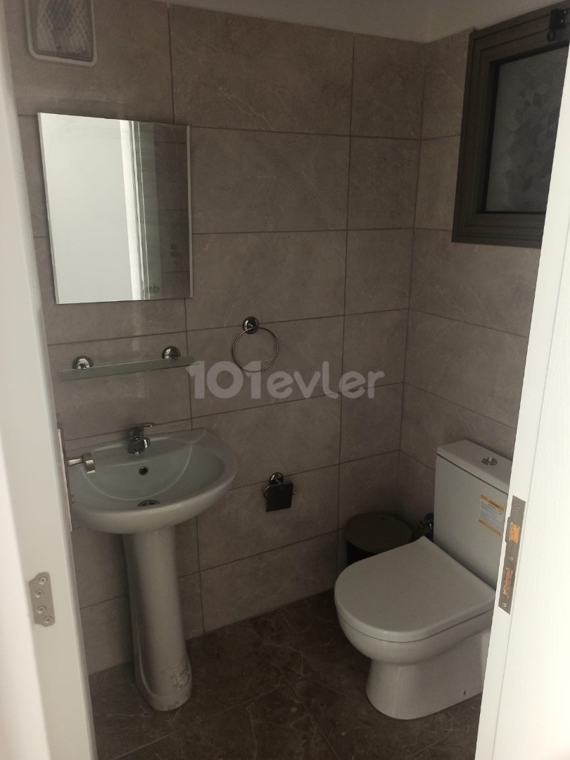 COMMERCIALIZED ENSUITE 3+1 APARTMENT ON THE MAIN STREET IN LEFKOŞA/KAYMAKLI AREA