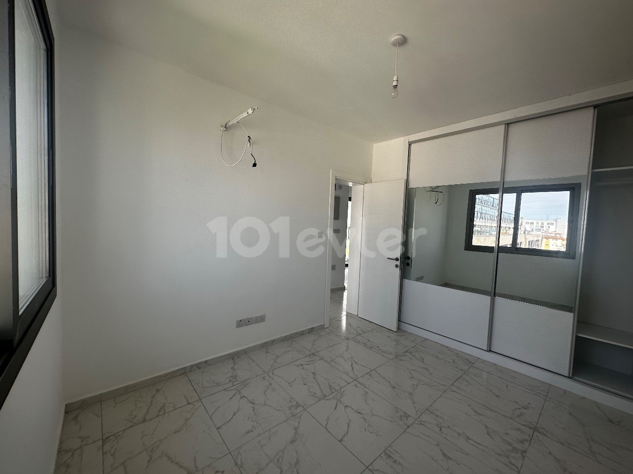 2+1 80 m2 LAST TWO APARTMENTS WITH COMMERCIAL PERMIT IN CENTER OF GIRNE