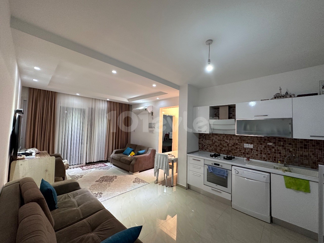 LEFKOŞA KUMSAL BÖLGESİNDE FULL EŞYALI DAİRE