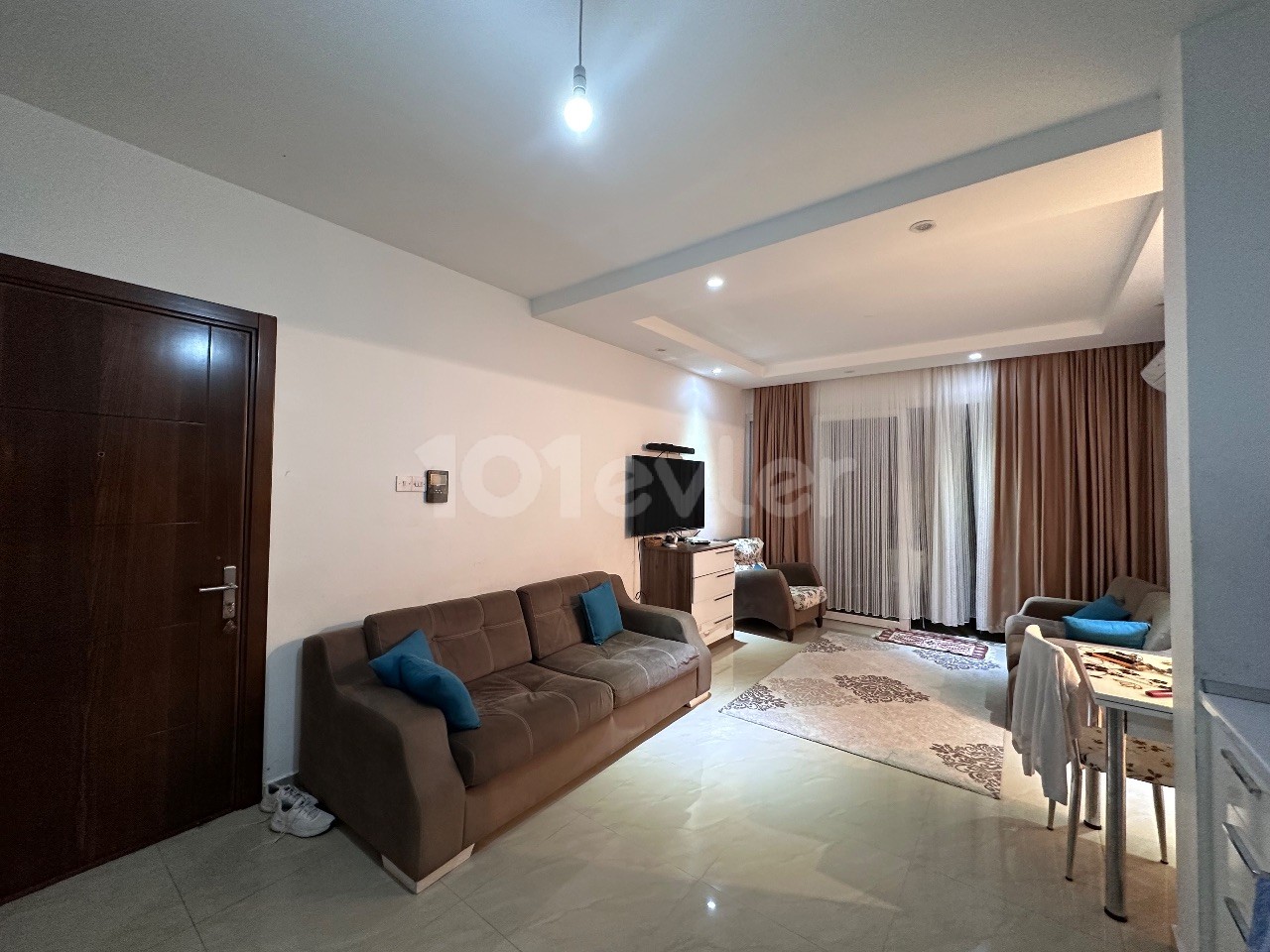 LEFKOŞA KUMSAL BÖLGESİNDE FULL EŞYALI DAİRE