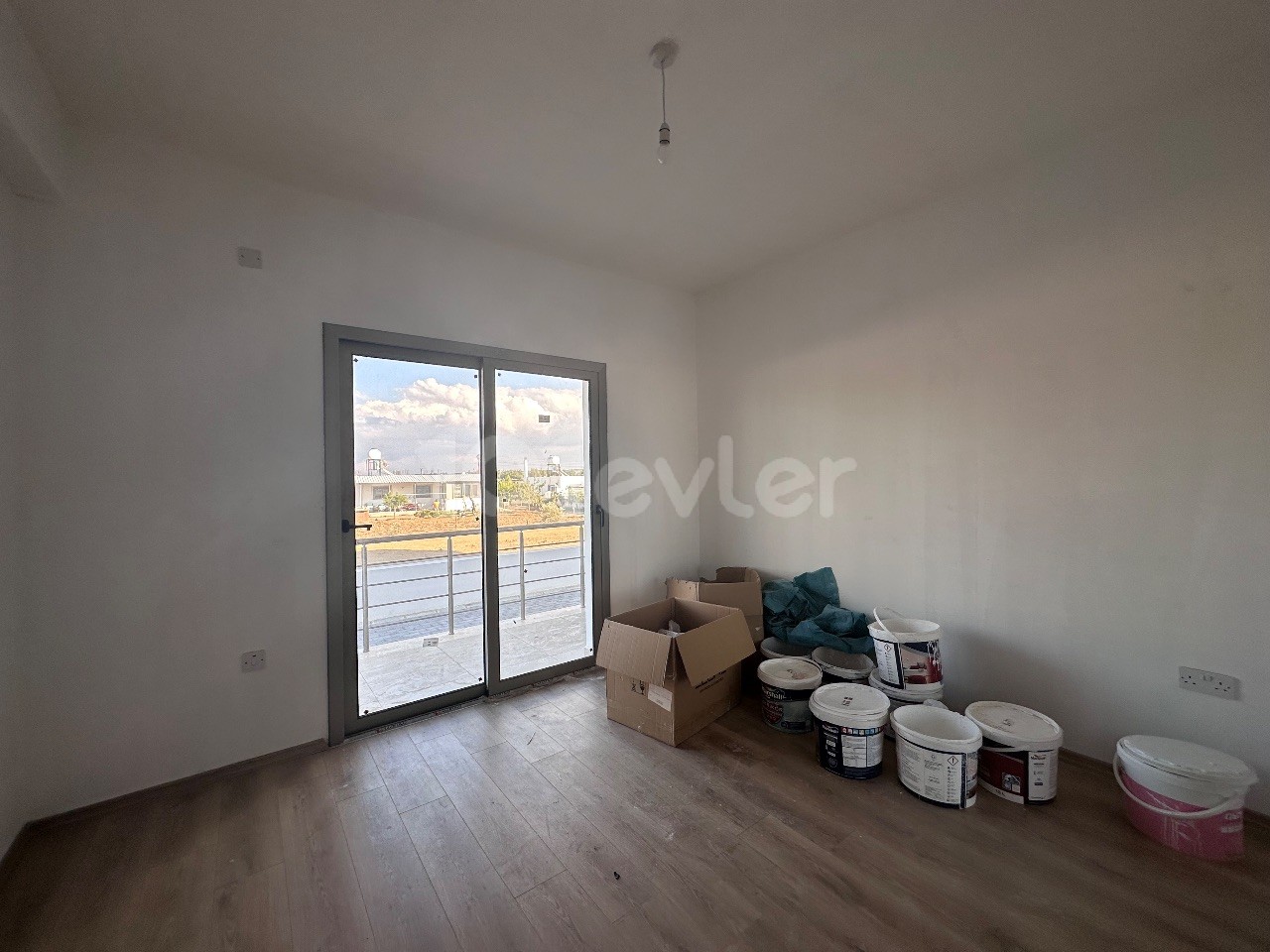 LEFKOŞA / ALAYKÖY BÖLGESİNDE ZEMİN KAT 2+1 DAİRE