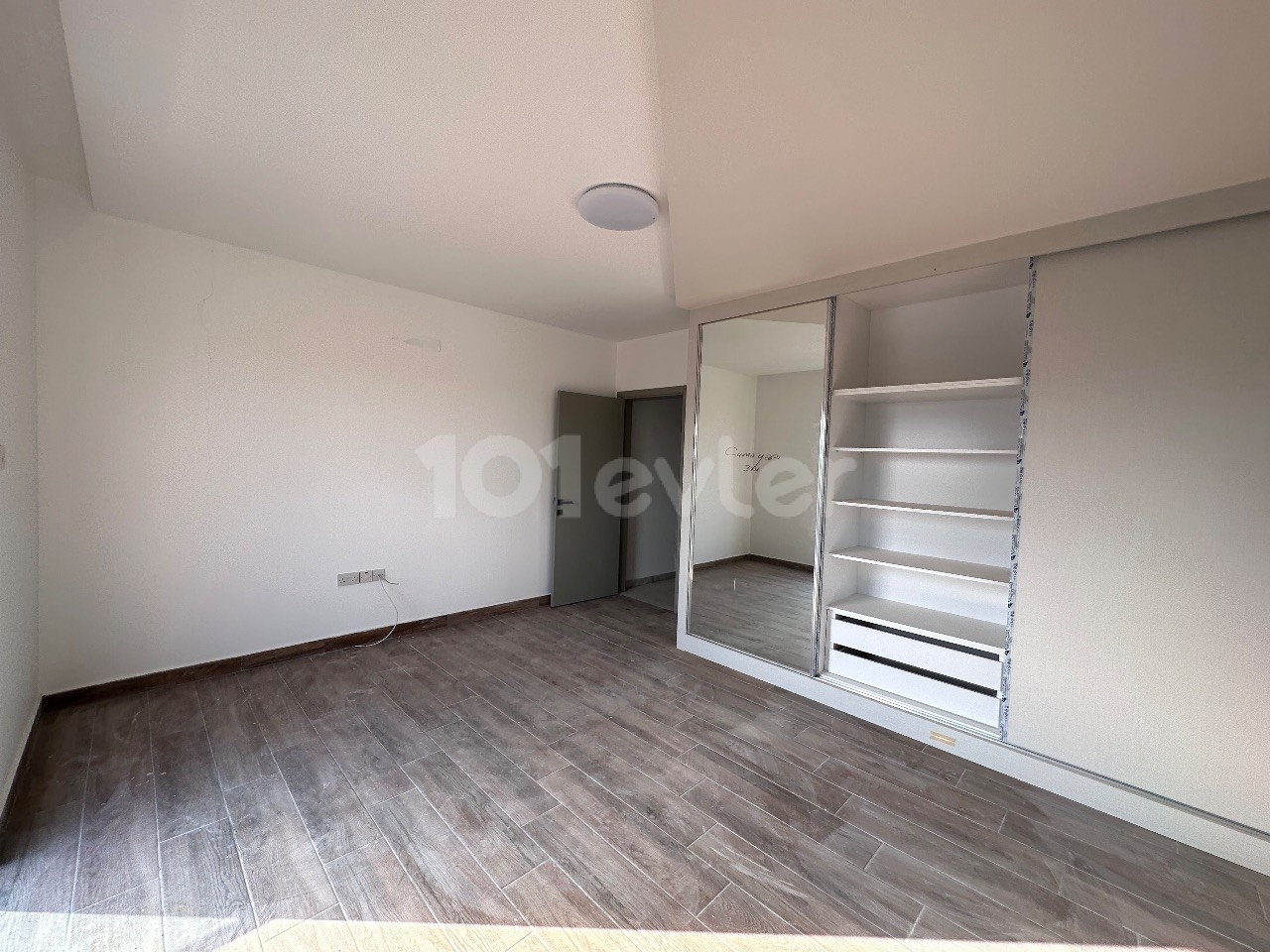 LEFKOŞA / KAYMAKLI BÖLGESİNDE 3+ 1 LÜKS DAİRE