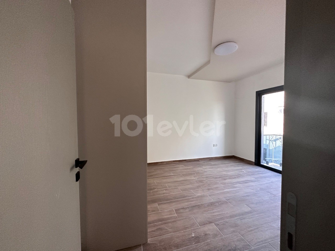 LEFKOŞA / KAYMAKLI BÖLGESİNDE 3+ 1 LÜKS DAİRE