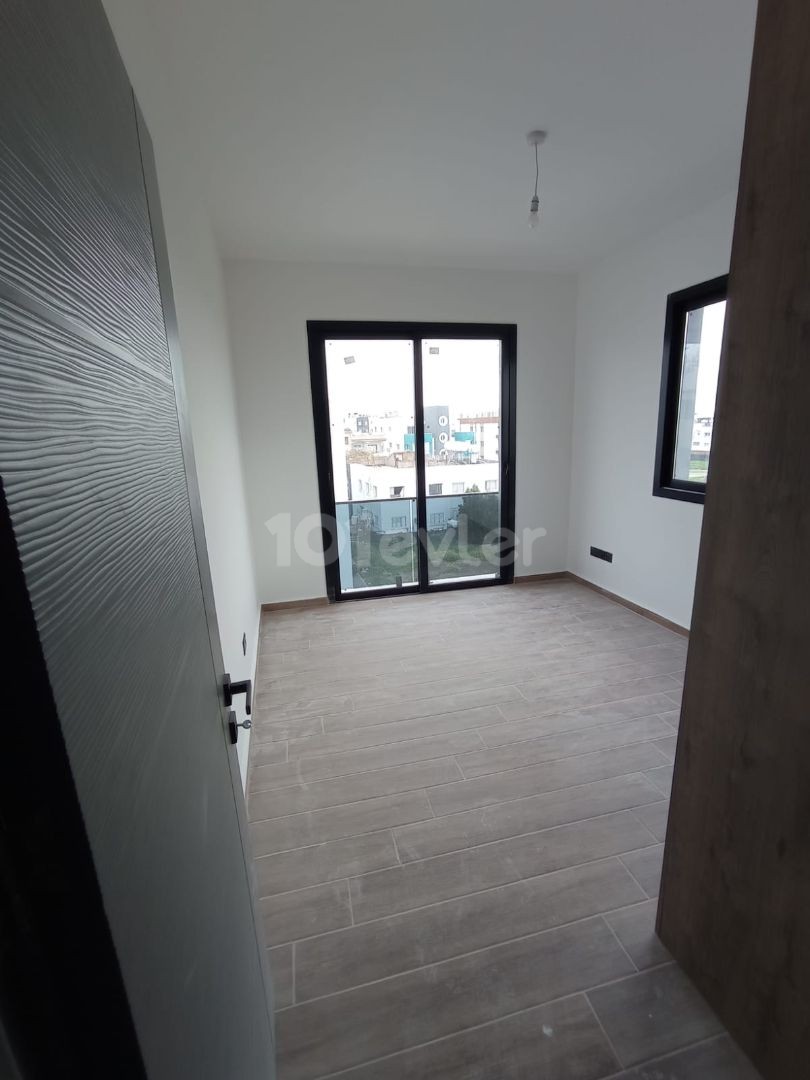 2+1 160 m² Penthouse zum Verkauf in der Gegend von Gönyeli