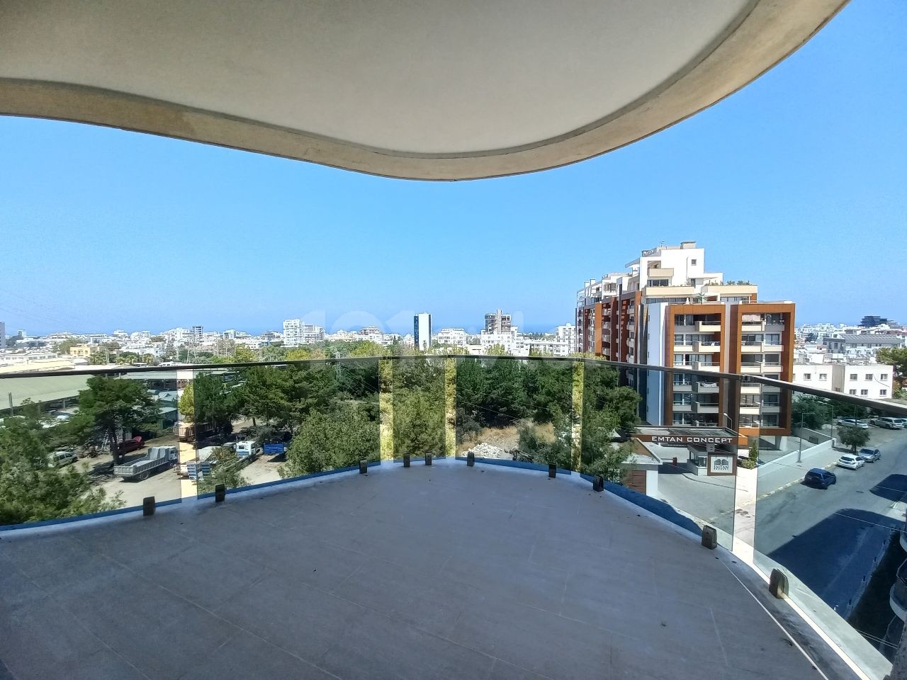 Girne merkezde özel havuzlu lüx eşyalı 3+1 penthouse