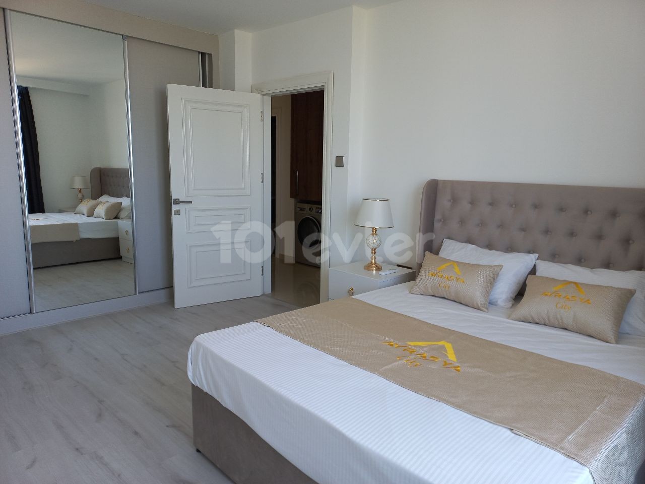 Girne merkezde özel havuzlu lüx eşyalı 3+1 penthouse