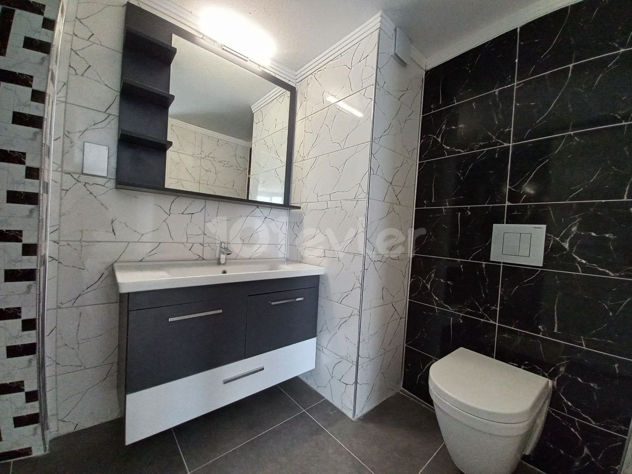 Luxury furnished 3+1 penthouse with private pool in the center of Kyrenia