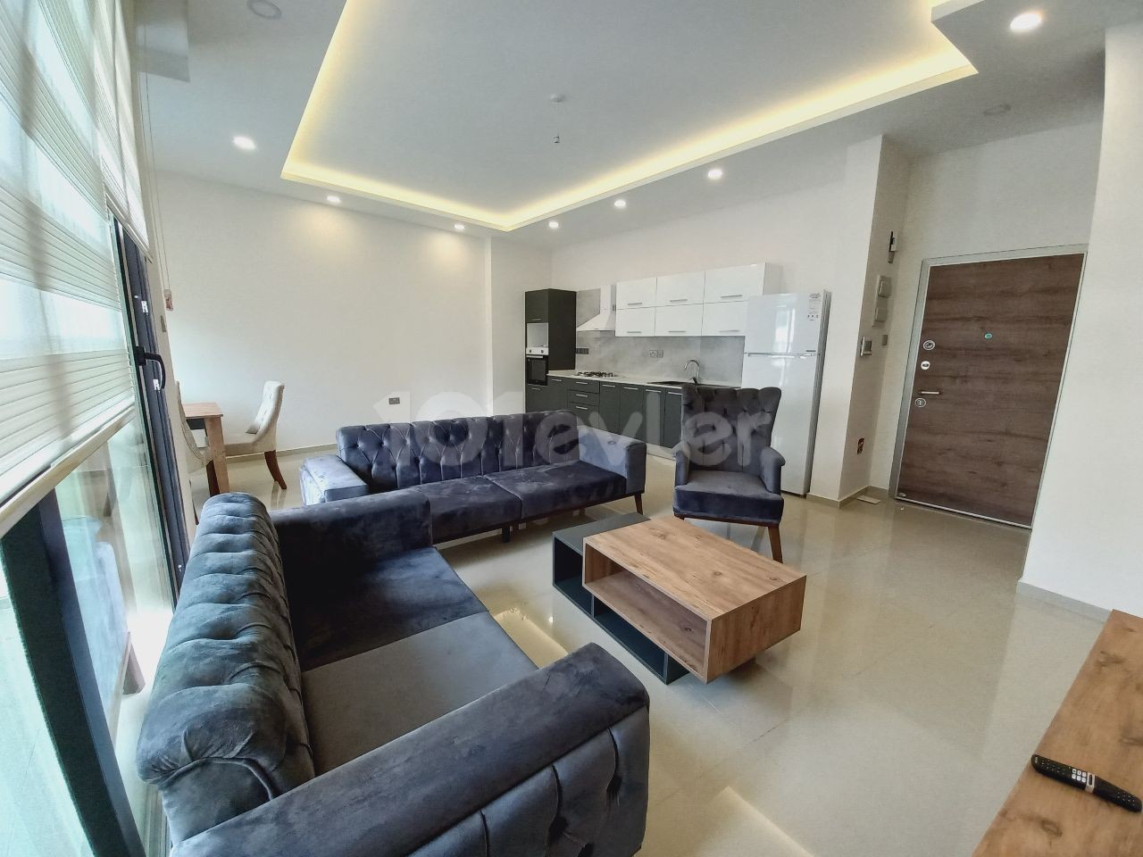 Luxury 3+1 flat for rent in a complex with pool in the center of Kyrenia