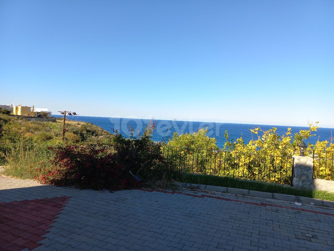 Girne Esentepe bölgesinde kiralık 4+1 full eşyalı villa