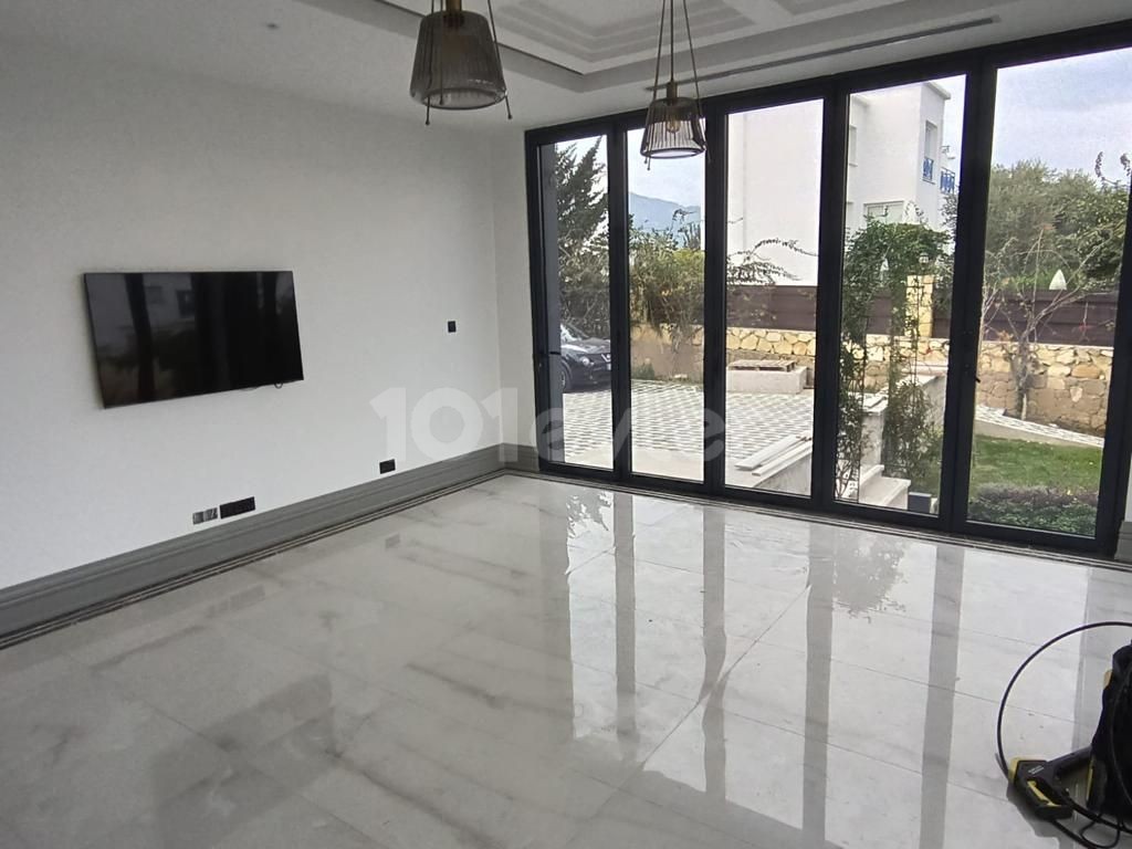 5+2 LUXURIÖSE VILLA IN KYRENIA ALSANCAK