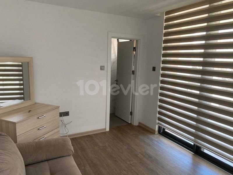 Girne merkezde full eşyalı 3+1 kiralık daire