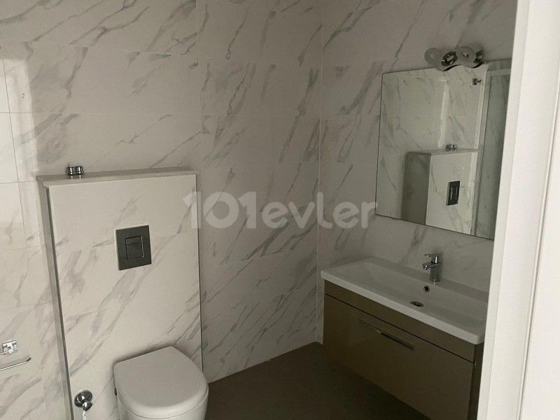 Girne merkezde full eşyalı 3+1 kiralık daire