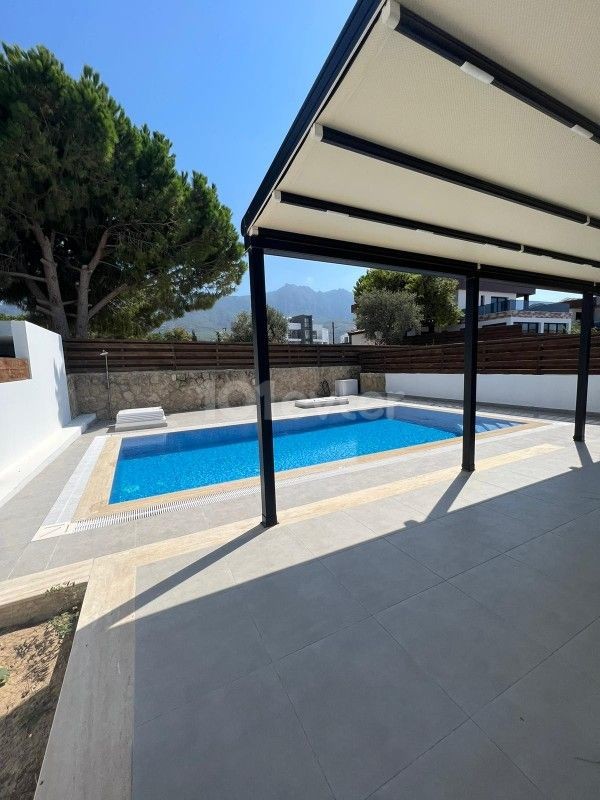 Luxuriös eingerichtete 4+1-Villa mit Pool im Zentrum von Kyrenia zu vermieten