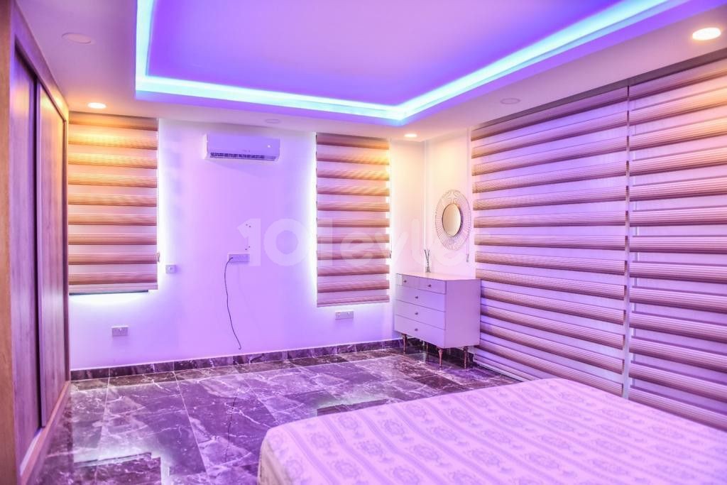 Girne merkezde havuzlu lüx eşyalı kiralık 4+1 villa