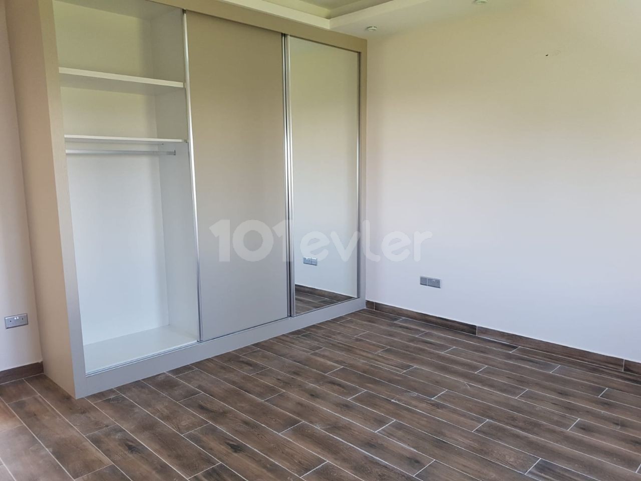 PERFEKTE 4+1 VILLA IN KYRENIA ALSANCAK