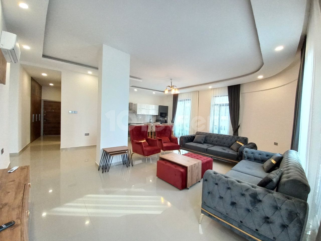 Luxury 3+1 flat for rent in a complex with pool in the center of Kyrenia