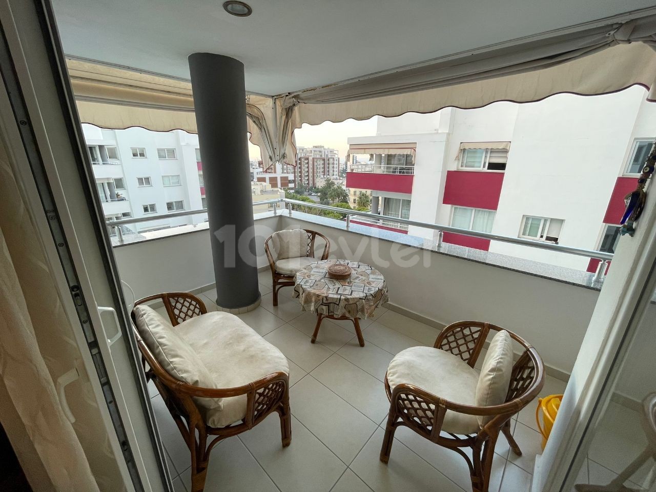 2+1 FURNISHED APARTMENT IN A SECURE COMPLEX IN THE CENTER OF KYRENIA