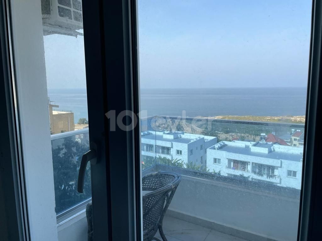 GROSSE LUXUSMÖBELVERMIETUNG MIT MEERBLICK IM ZENTRUM VON KYRENIA 1+1