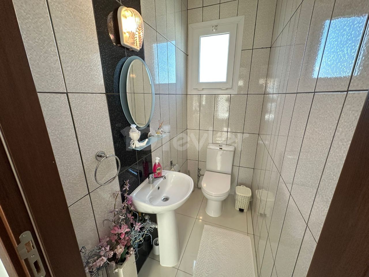 GİRNE MERKEZDE 3+1 SIFIR EŞYALI 130 m² KİRALIK DAİRE