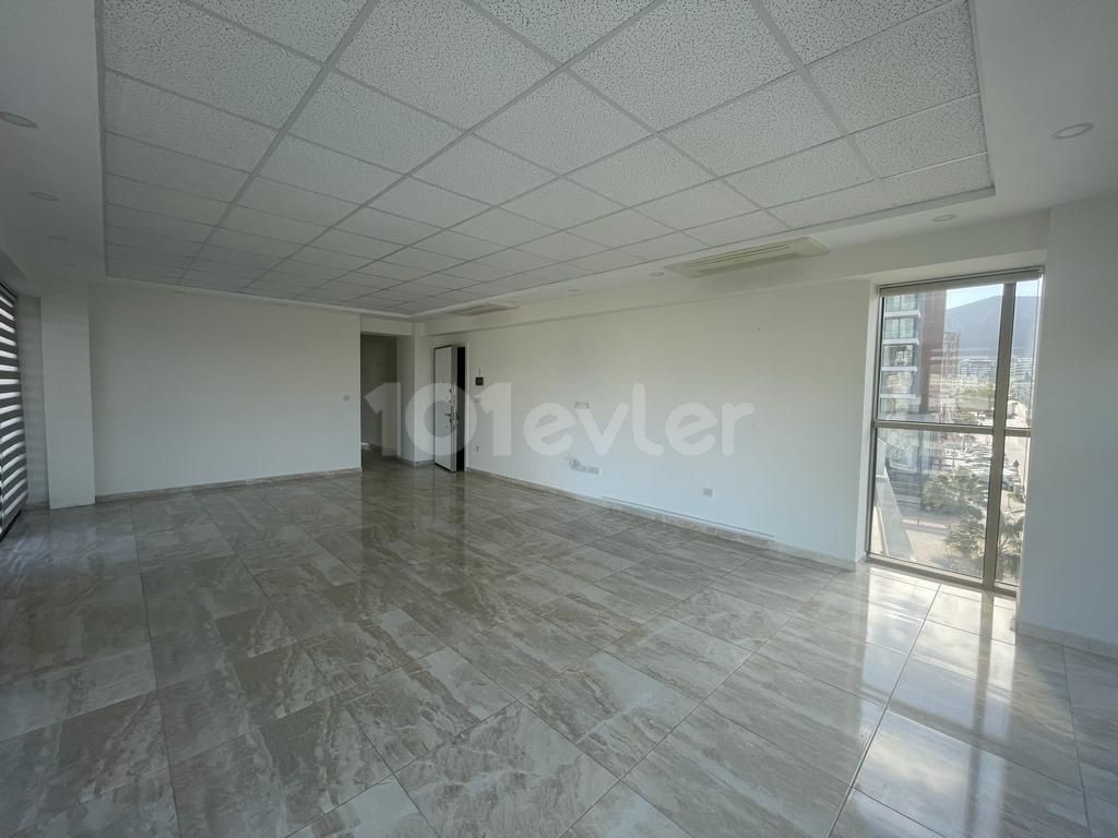 110 m2 OFFICE IN THE CITY