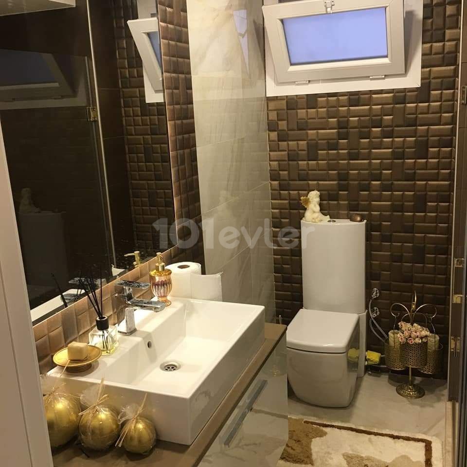 2+1 LUXURIOUS FLAT FOR RENT IN KYRENIA CENTER