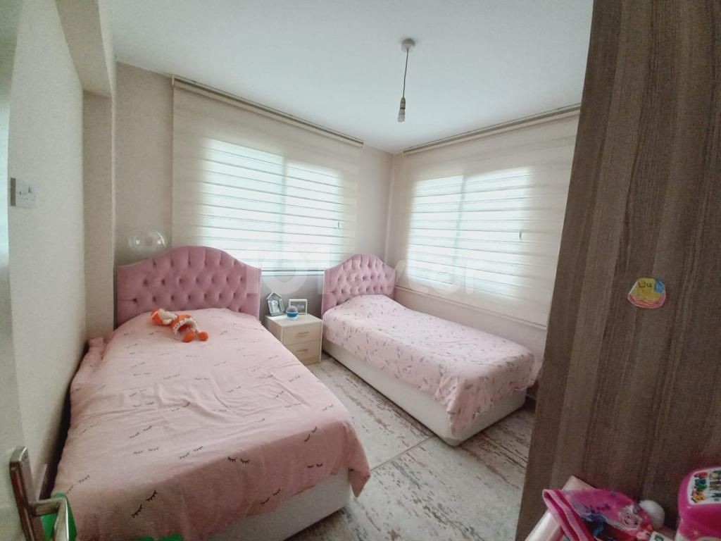 GİRNE MERKEZ DE FULL EŞYALI 3+1 DAİRE