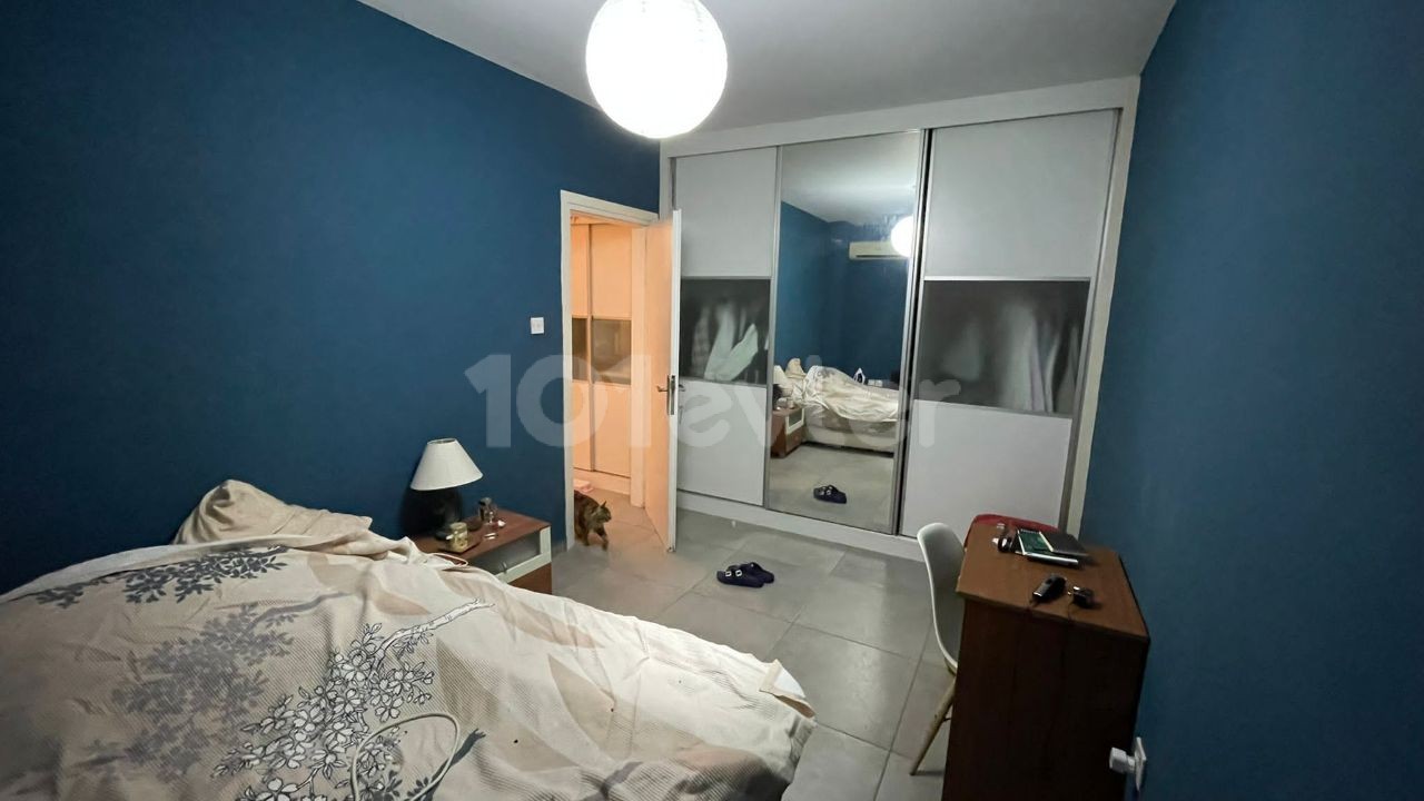 GİRNE MERKEZDE 1+1 SATILIK EŞYALI DAİRE