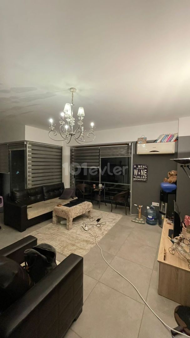 GİRNE MERKEZDE 1+1 SATILIK EŞYALI DAİRE