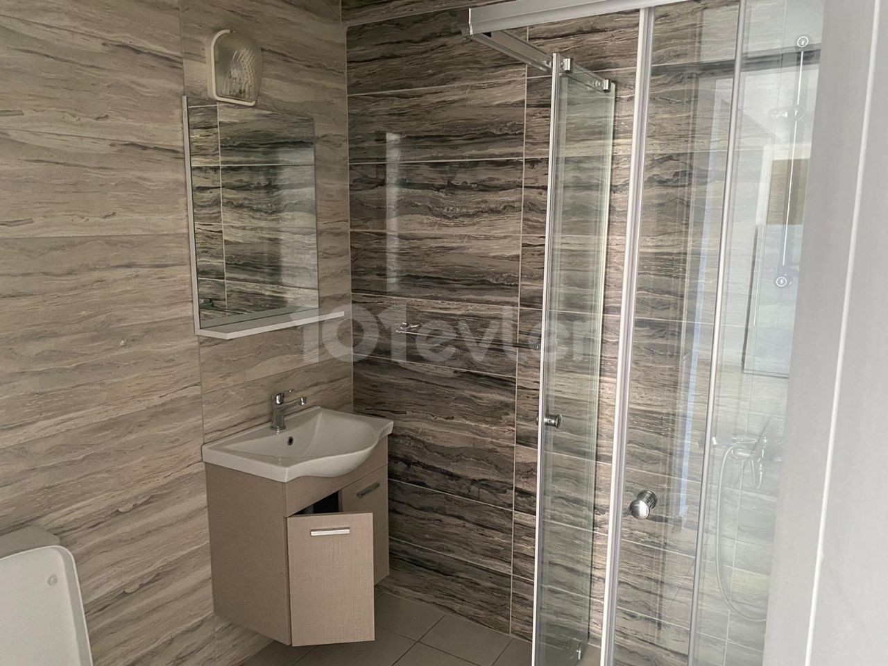 Luxurious 2+1 flat with mountain sea view in the center of Kyrenia