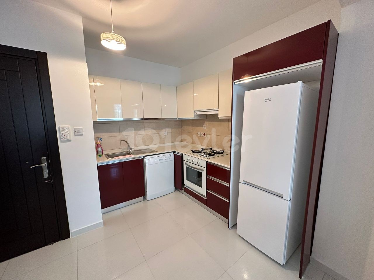 2+1 apartment for rent in Kyrenia center