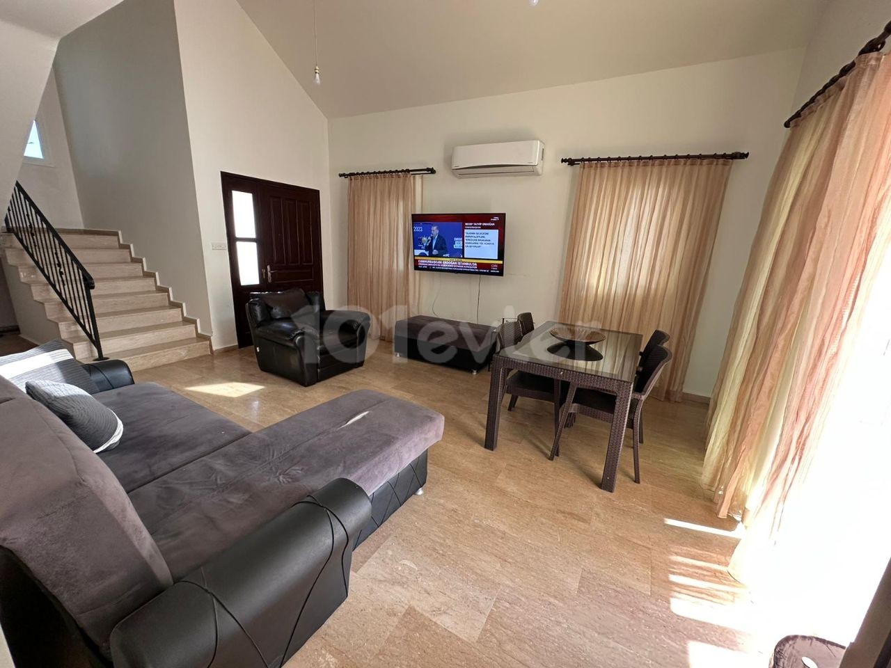 3+1 villa with pool for sale in Karsiyaka